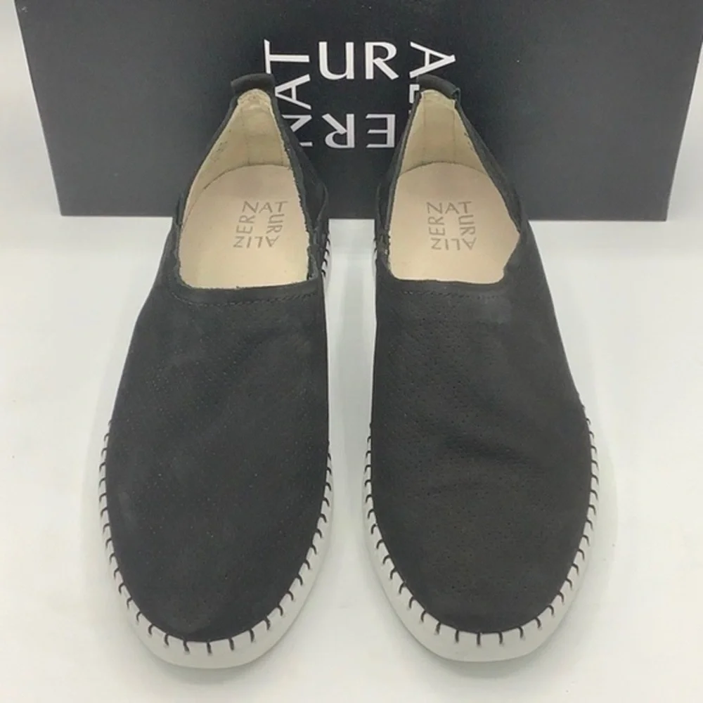 NATURALIZER Black Devan Leather Slip-On Sneakers